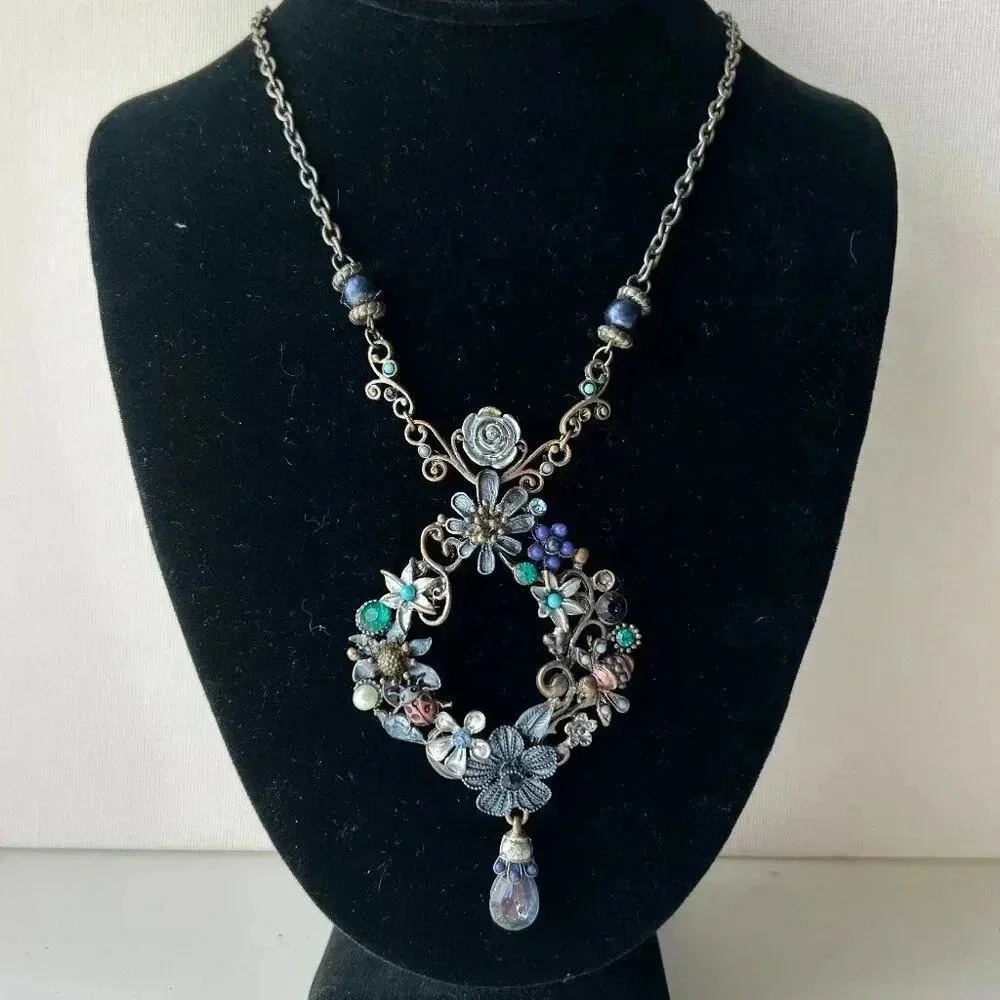 Vintage Victorian Cameo Lavalier Flower Rhinestone Necklace